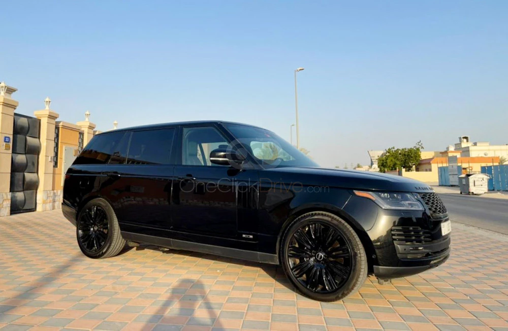 Black Land Rover Range Rover Vogue HSE 2020 for rent in Dubai 9